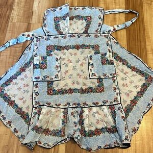 Vintage retro floral apron two pockets handmade